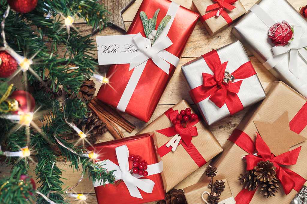 5 Gift Wrapping Tips for a more sustainable Christmas | Moor Hall